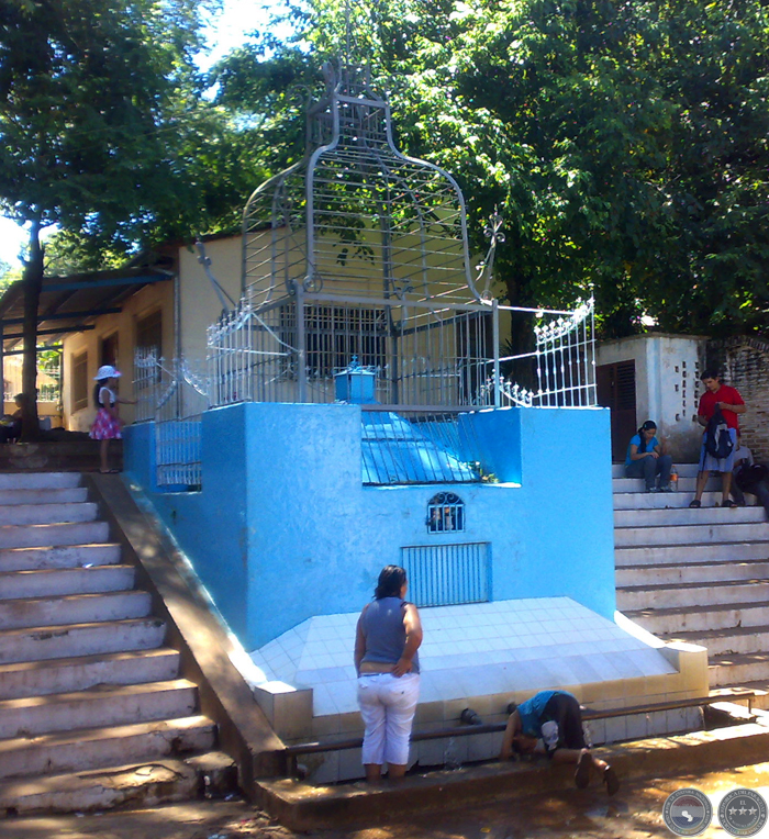 POZO (YKUA) DE LA VIRGEN DE CAACUPÉ (FOTOGRAFÍAS DEL PORTALGUARANI.COM)